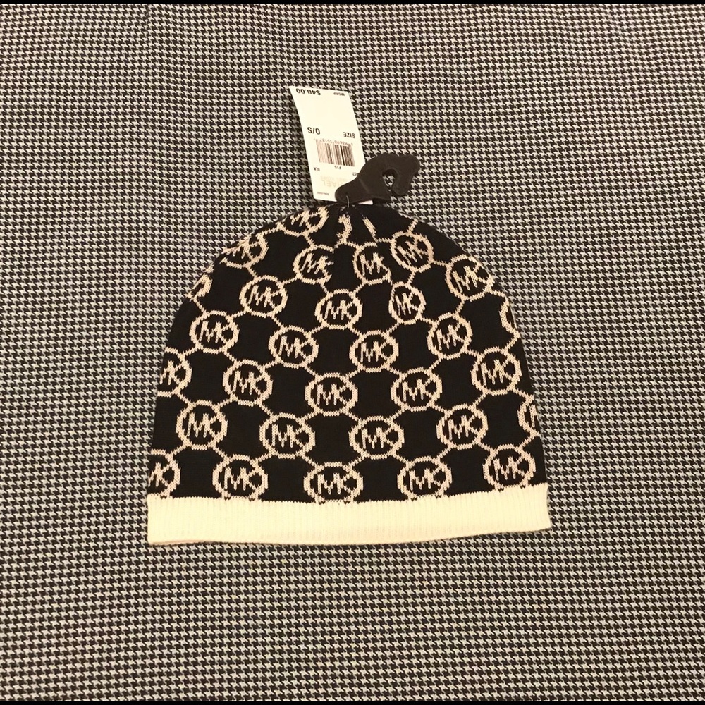 MICHAEL Michael Kors hat in black and white
